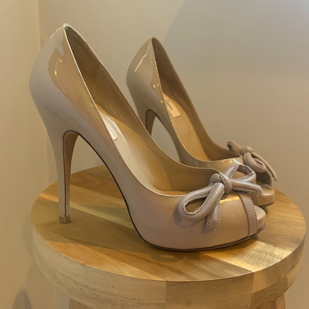 Valentino Beige Peep-toe Patent Bow Heels 37